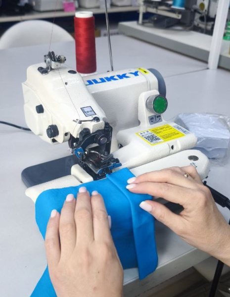 Подшивочная промышленная настольная швейная машина  JUKKY 500A в интернет-магазине Hobbyshop.by по разумной цене