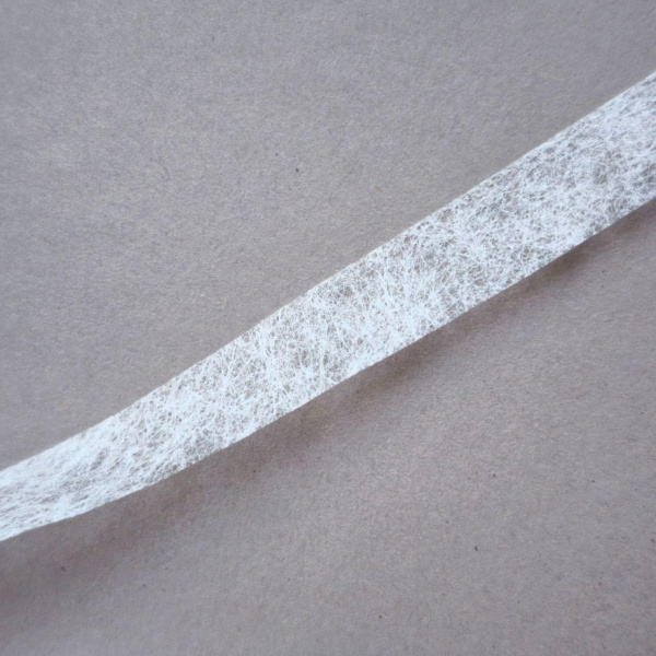 Лента флизелиновая (без бумаги) ZG 903 T10 L100 белый 1см