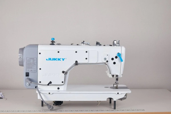 JUKKY 9811 Промышленная автоматическая швейная машина (со столом) в интернет-магазине Hobbyshop.by по разумной цене