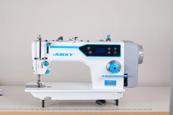 JUKKY 9811 Промышленная автоматическая швейная машина (со столом) в интернет-магазине Hobbyshop.by по разумной цене
